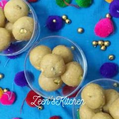 A picture of Maash Ke Laddoos.