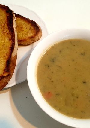 A picture of Broccoli and Blue Cheese Soup.