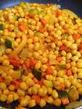 Garbanzos con verduras y tomate frito