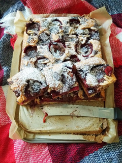 Gluténmentes, tejmentes szilvás kevert süti recept fotója