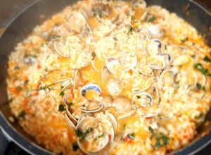 Una foto de Arroz con chirlas