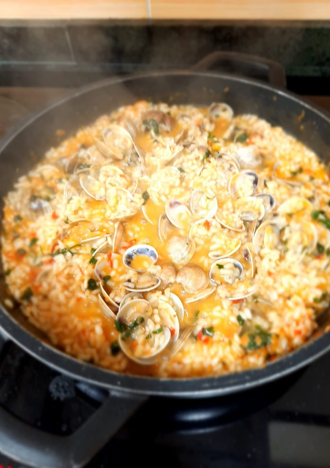 Una foto de Arroz con chirlas