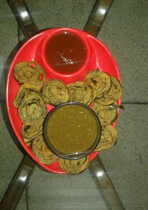 A picture of Colocasia Patra (arbi leaves pakora).