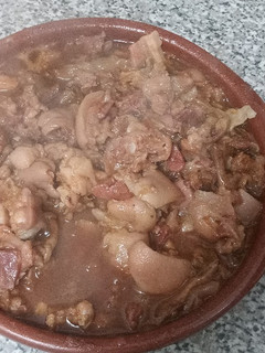 Una foto de Pies de cerdo con boletus
