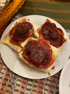 Una foto de Paninis ibéricos