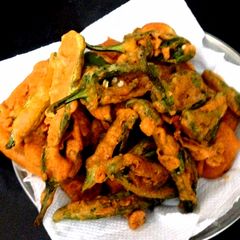 A picture of Chilli pakora.
