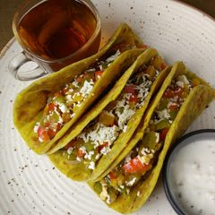 A picture of Veggie Thepla Taco.