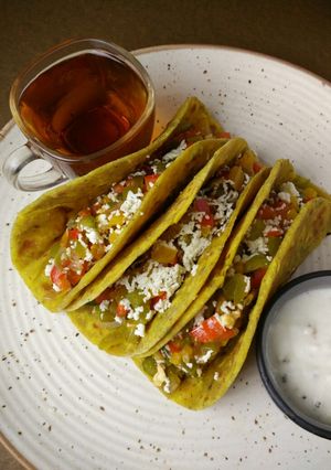 A picture of Veggie Thepla Taco.