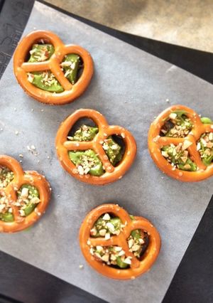 A picture of Chocolate Pretzels.