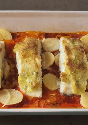 Una foto de Bacalao al horno con gratinado de all i oli de perejil