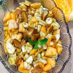 A picture of Fruit chaat.