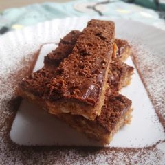 A picture of Chocolate marie peanut bars.