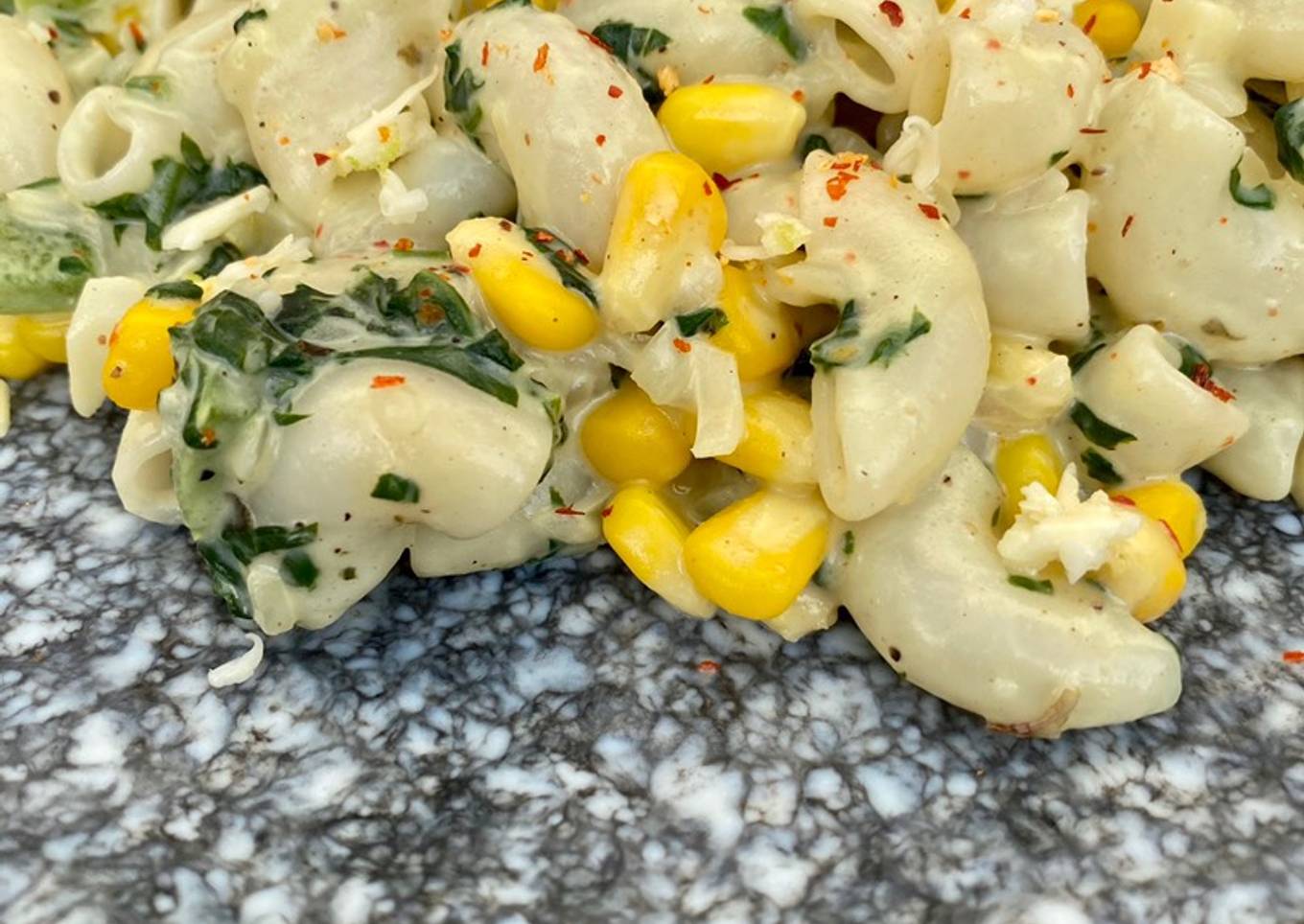Spinach sweet corn White sauce pasta