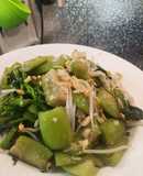 Mướp, rau muống, giá đỗ xào (món chay)