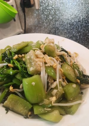 Hình của món Mướp, rau muống, giá đỗ xào (món chay).