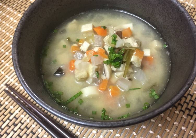 Friday Fresh Japanese Vegetable Miso Soup (Keno-Shiru)