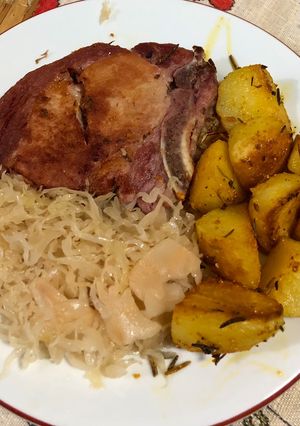 Foto de Chucrute, Kassler e batatas