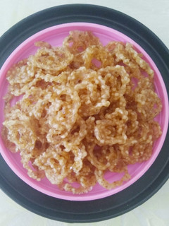 બટાકા સાબુદાણા ની ચકરી (Bataka Sabudana Chakri Recipe In Gujarati) રેસીપી મુખ્ય ફોટો
