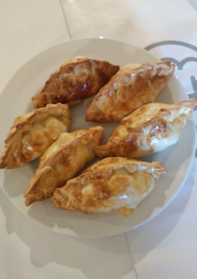 Una foto de Empanadas de jamón serrano, queso y ciruela