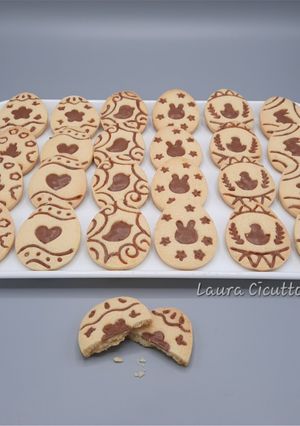 Foto di Biscotti pasquali con stampi a rilievo