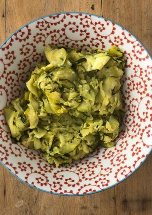 Une photo de Poêlée de courgettes au curry