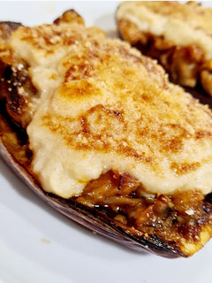 Una foto de Berenjenas rellenas con bechamel de coliflor