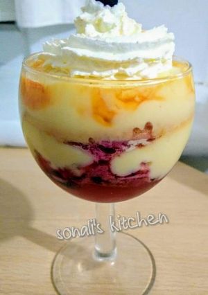 A picture of Trifle Pudding.