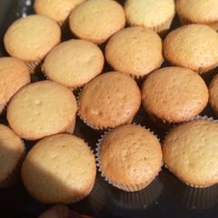 A picture of Vanilla cup cake.