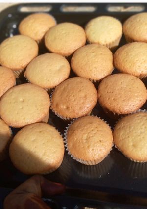A picture of Vanilla cup cake.