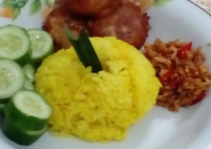 Nasi Kuning Perkedel rice cooker