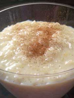 Una foto de Arroz con leche (postre fácil y rico)