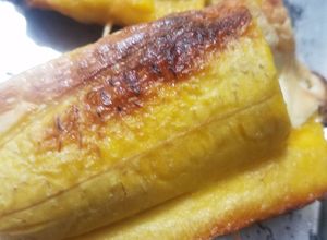 Una foto de Plátano asado con queso