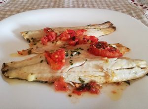 Foto di Filetti di Branzino con Pomodorini Freschi al Forno