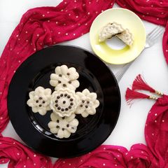 A picture of Chocolate Stuffed Sandesh.