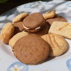 Chocolate and milk cookies A picture of Chocolate and milk cookies.