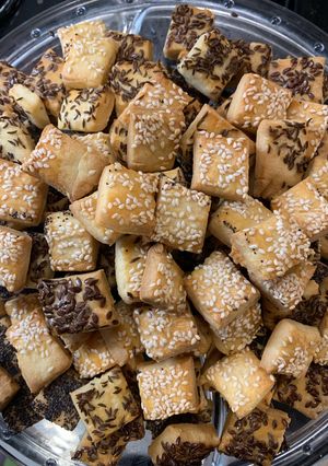 Ropogtatós négyzetek magokkal recept fotója