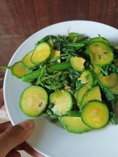 Hình của món Bí xào tỏi.