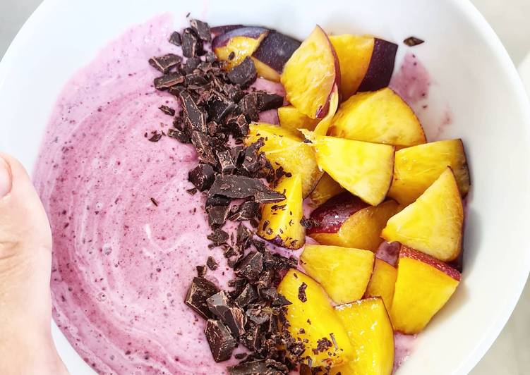 Smoothie bowl fruits des bois