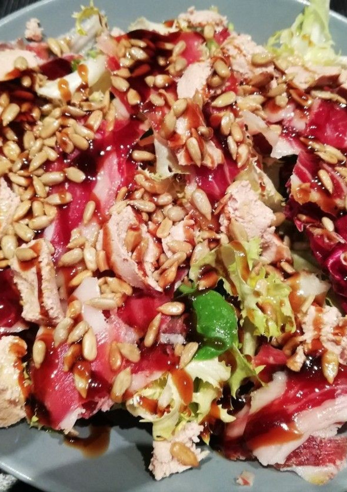 Una foto de Ensalada de Pato