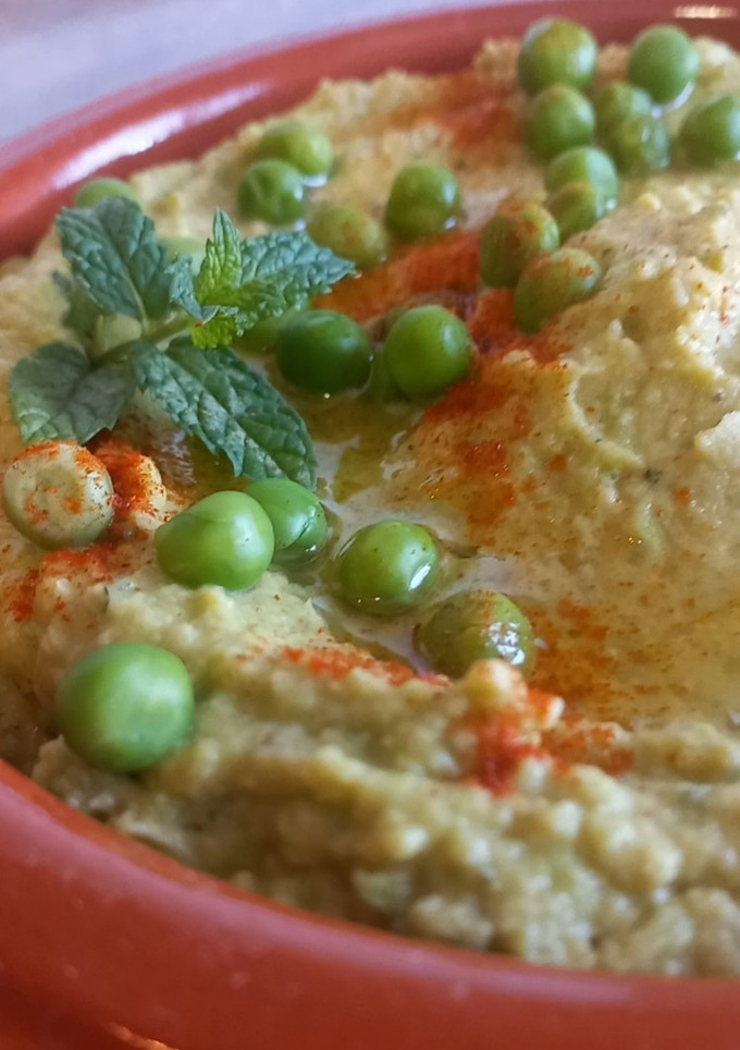 Una foto de Hummus de guisantes y menta 🌱🥄