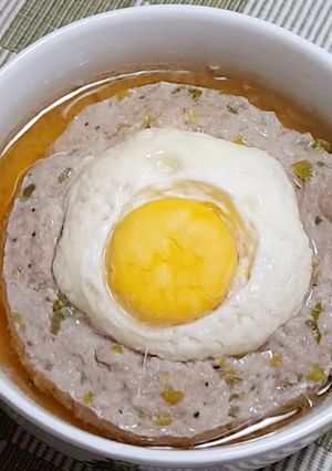 月見蛋蒸肉 的食譜成品照片