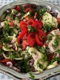 Salade de tomates et concombre à l’oignon rouge et persil