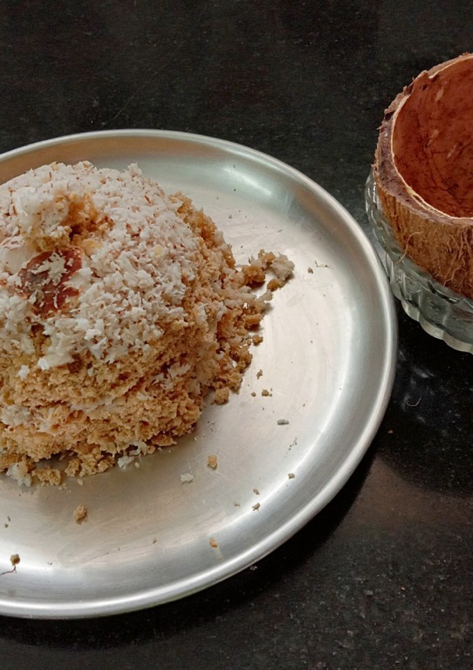 கோதுமை சிரட்டை புட்டு (தேங்காய் ஓடு புட்டு) (Kothumai sirattai puttu recipe in tamil) செய்முறை முக்கிய புகைப்படம்