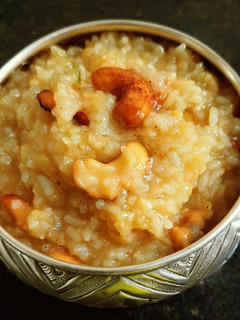 சர்க்கரை பொங்கல்(sweet pongal recipe in tamil) செய்முறை முக்கிய புகைப்படம்