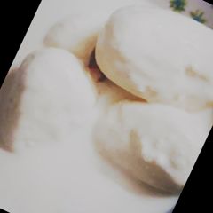 A picture of Laziza Ras Malai.