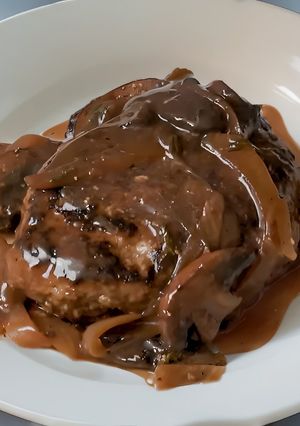 A picture of Salisbury Steak.