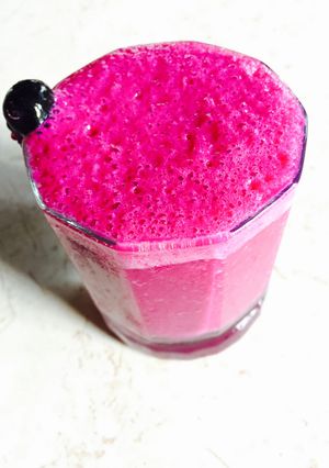 A picture of Jamun and Pineapple Smoothie.