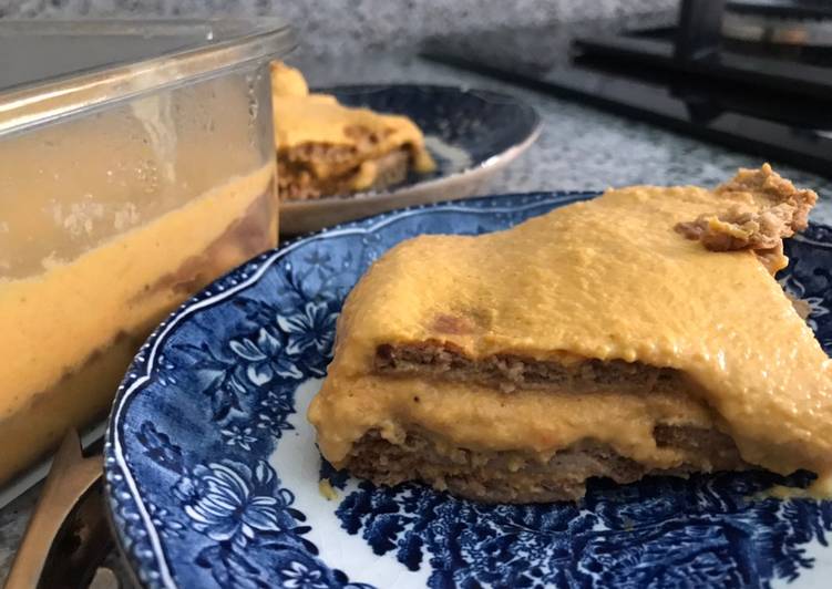 Tarta de zanahoria con galletas y chocolate blanco