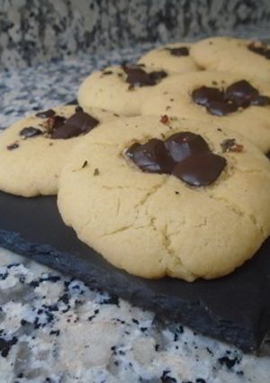 Una foto de Galletas con chocolate y pimienta