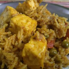A picture of Matar paneer pulao.